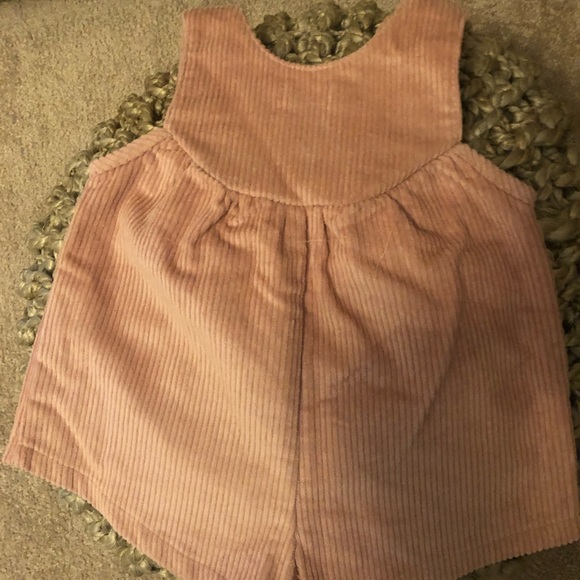 Mud Pie baby girls leopard overall short set. - Picture 4 of 9